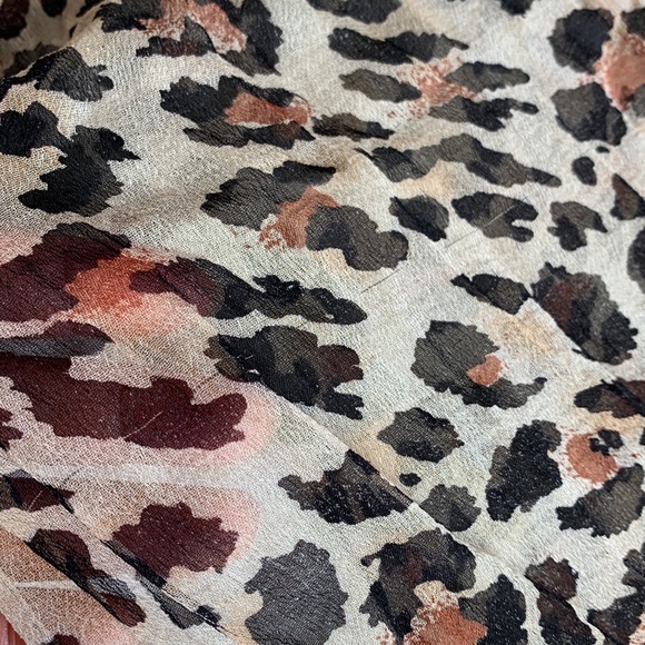 Animal print polyester scarf. - Picture 8 of 13